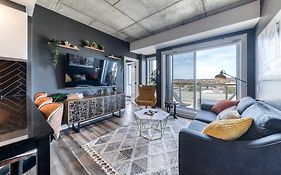 Appartement Luxe, Incredible Sunset View, Pool, Parking, Near Old Quebec